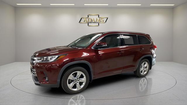 used 2019 Toyota Highlander car, priced at $31,900