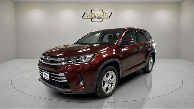 used 2019 Toyota Highlander car, priced at $31,900