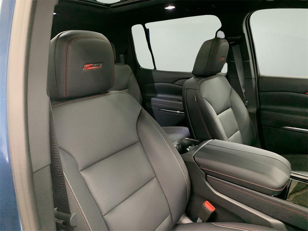 new 2026 Chevrolet Traverse car, priced at $50,395