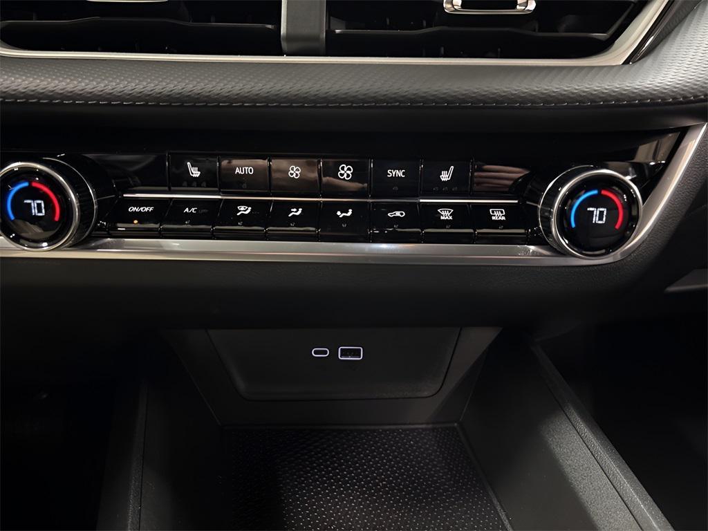 new 2026 Chevrolet Equinox car, priced at $32,250