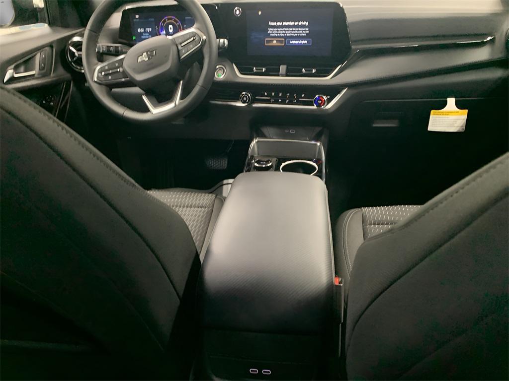 new 2026 Chevrolet Equinox car, priced at $29,245