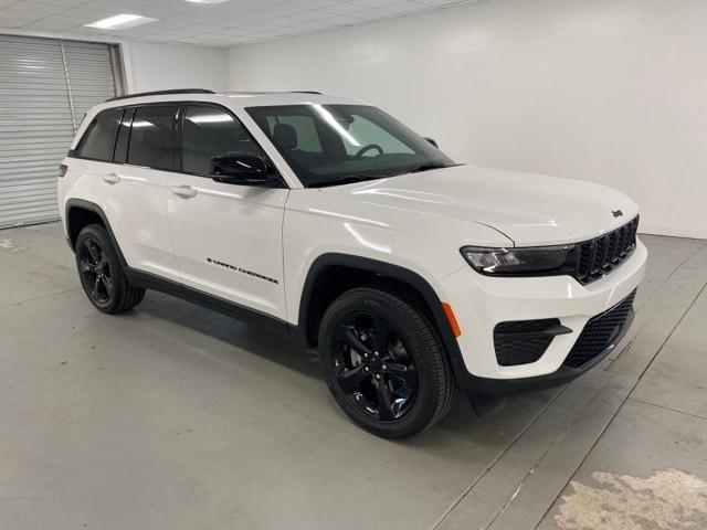 new 2025 Jeep Grand Cherokee car, priced at $43,080