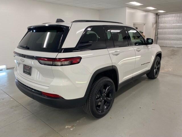 new 2025 Jeep Grand Cherokee car, priced at $43,080