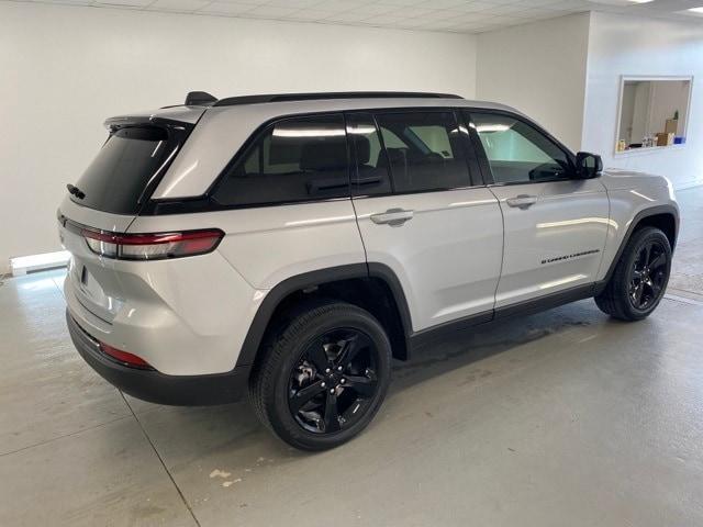 new 2025 Jeep Grand Cherokee car, priced at $43,675