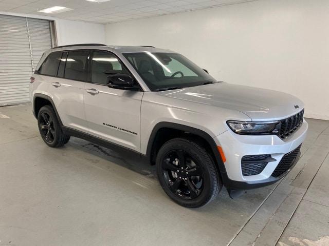 new 2025 Jeep Grand Cherokee car, priced at $43,675