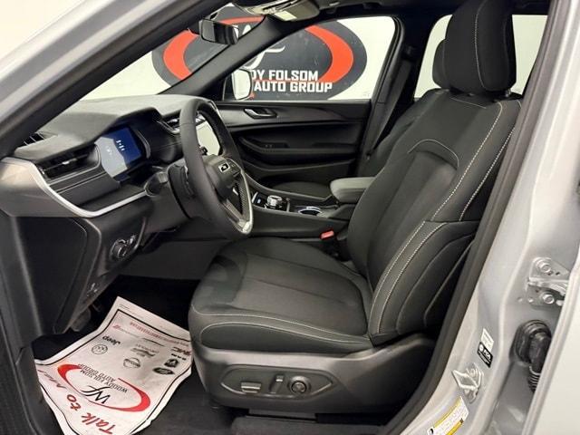 new 2025 Jeep Grand Cherokee car, priced at $37,397