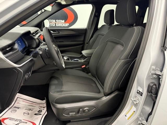 new 2025 Jeep Grand Cherokee car, priced at $38,147