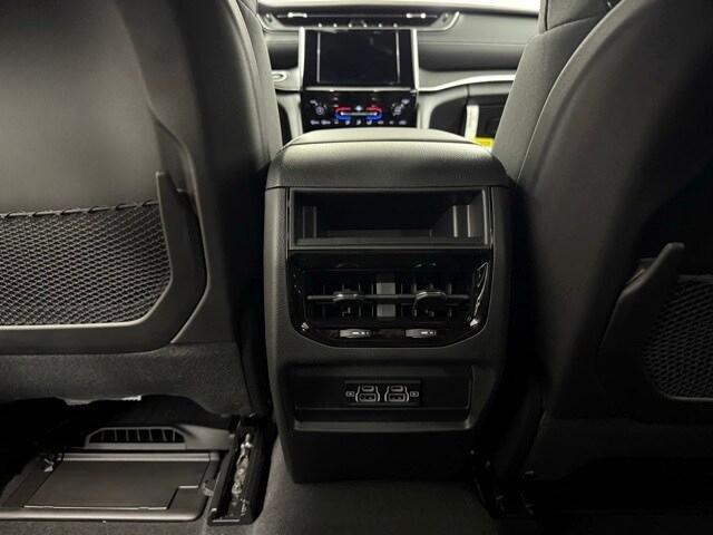 new 2025 Jeep Grand Cherokee car, priced at $37,397
