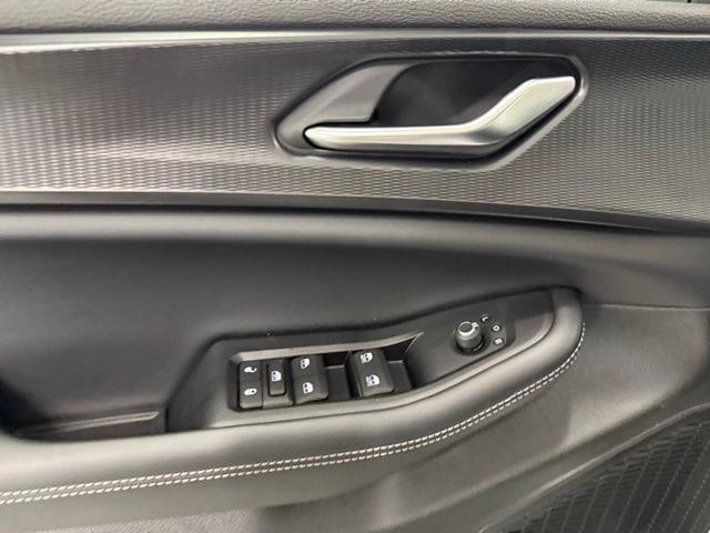 new 2025 Jeep Grand Cherokee car, priced at $38,147