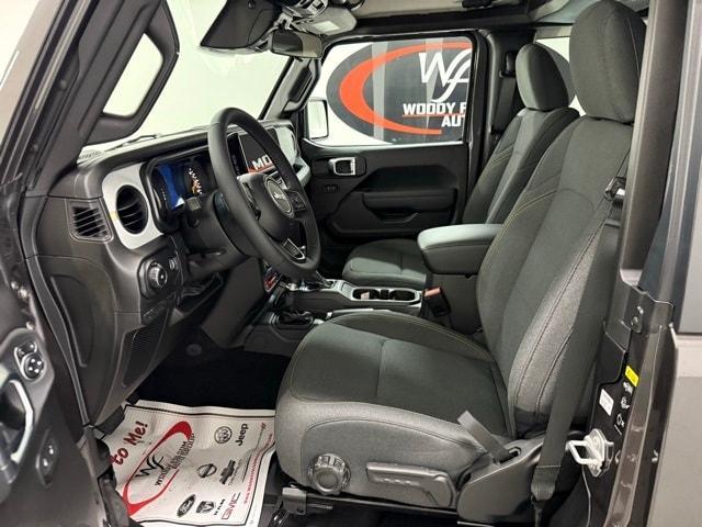 new 2025 Jeep Wrangler car, priced at $45,992