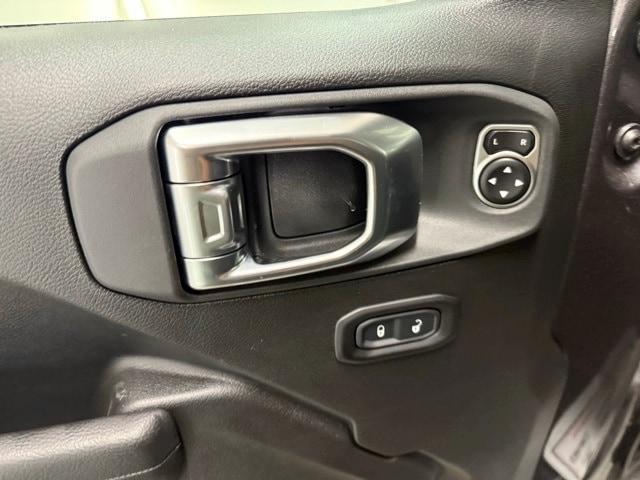 new 2025 Jeep Wrangler car, priced at $45,992