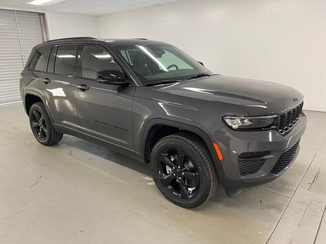 new 2025 Jeep Grand Cherokee car, priced at $43,675