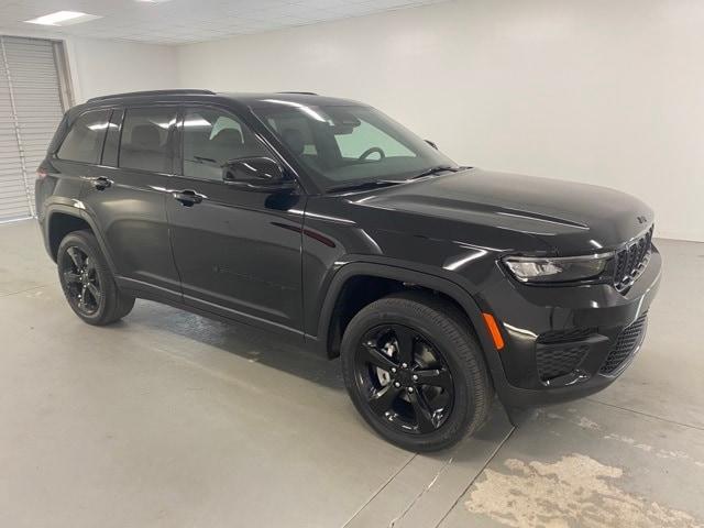 new 2025 Jeep Grand Cherokee car, priced at $46,170