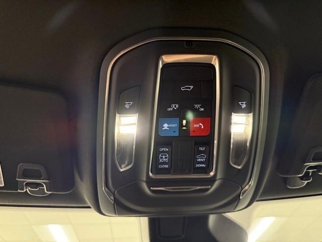 new 2025 Jeep Grand Cherokee car, priced at $41,387