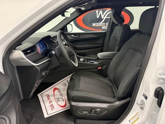 new 2025 Jeep Grand Cherokee car, priced at $41,387