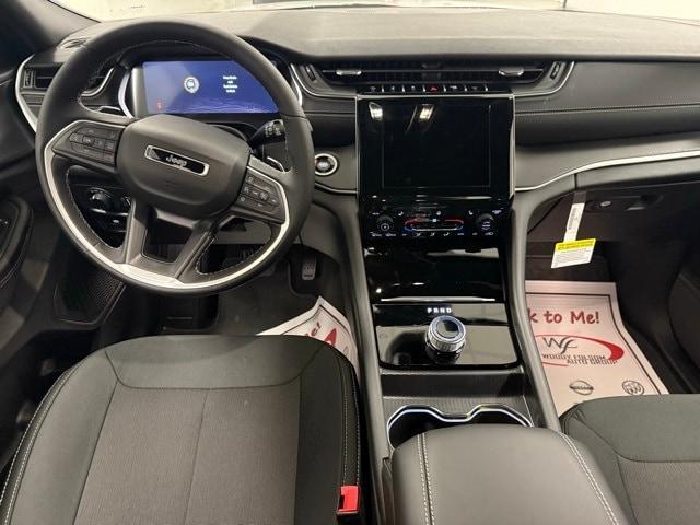 new 2025 Jeep Grand Cherokee car, priced at $41,387