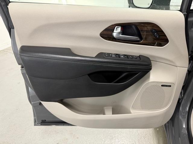used 2022 Chrysler Pacifica car, priced at $27,984