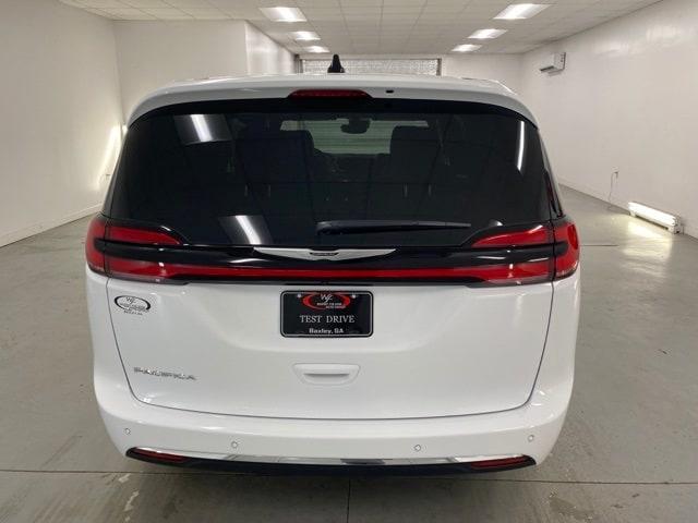 new 2025 Chrysler Pacifica car, priced at $39,272