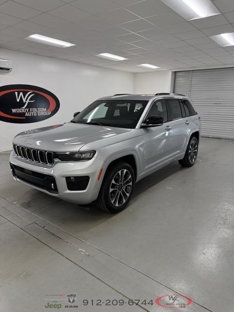 new 2025 Jeep Grand Cherokee car, priced at $59,739