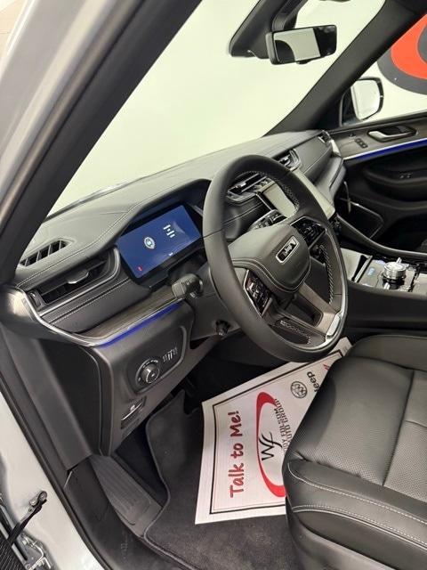 new 2025 Jeep Grand Cherokee car, priced at $59,739