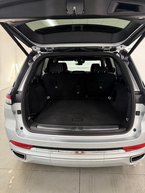 new 2025 Jeep Grand Cherokee car, priced at $59,739