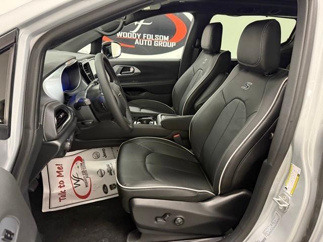 new 2026 Chrysler Pacifica car, priced at $51,107