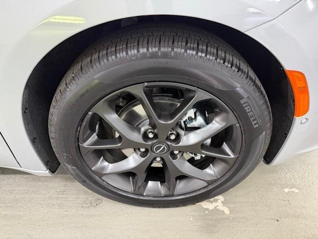 new 2026 Chrysler Pacifica car, priced at $51,107