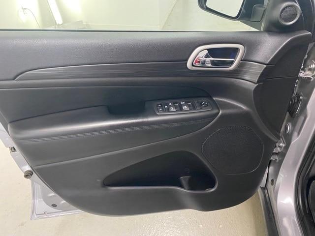 used 2021 Jeep Grand Cherokee car
