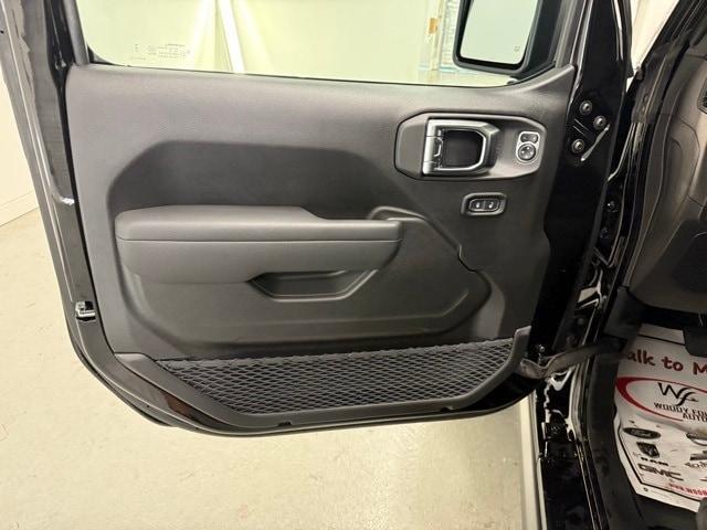 new 2025 Jeep Wrangler car, priced at $50,602