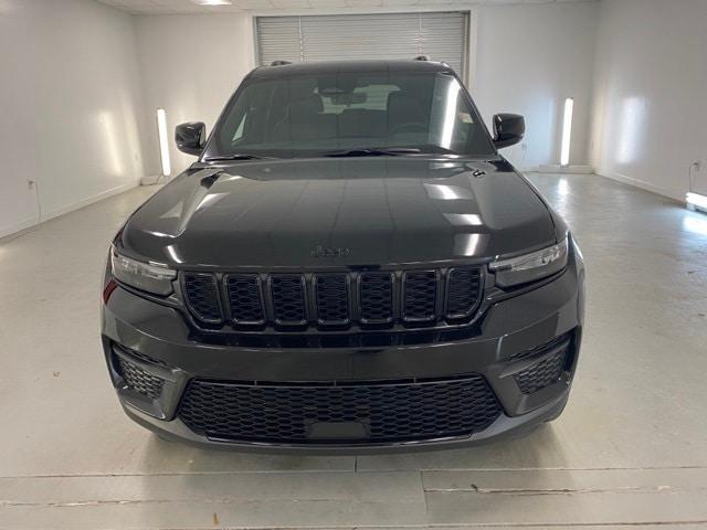 new 2025 Jeep Grand Cherokee car, priced at $43,675