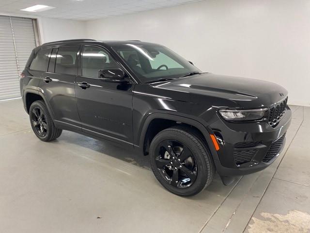 new 2025 Jeep Grand Cherokee car, priced at $43,675