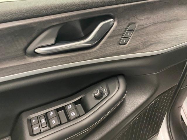 new 2025 Jeep Grand Cherokee L car, priced at $49,977