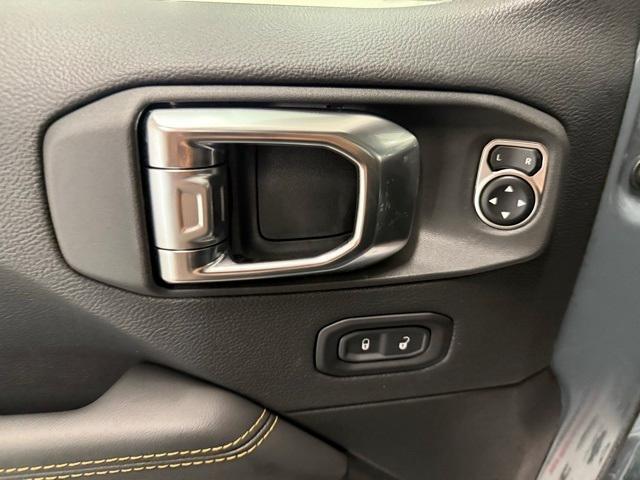 new 2025 Jeep Gladiator car, priced at $48,672