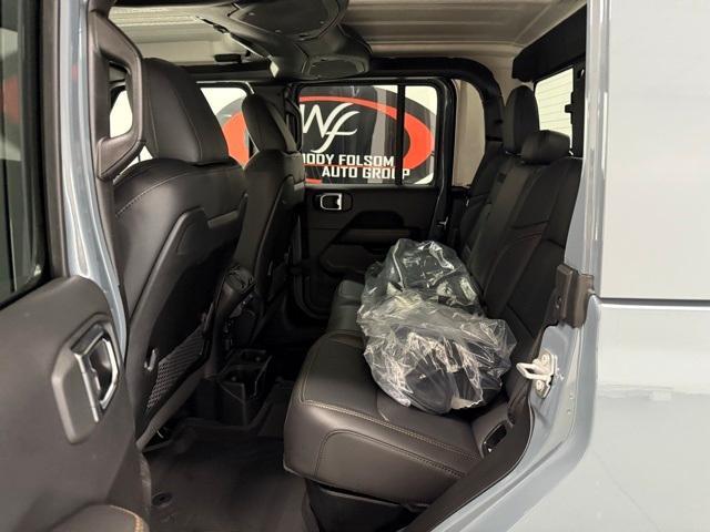 new 2025 Jeep Gladiator car, priced at $48,672