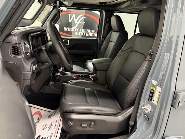 new 2025 Jeep Gladiator car, priced at $48,672