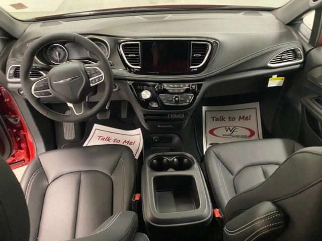 new 2025 Chrysler Pacifica car, priced at $43,527