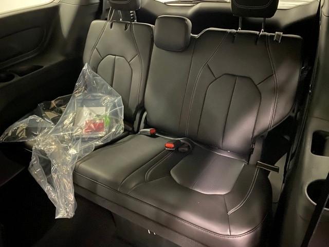 new 2025 Chrysler Pacifica car, priced at $43,527
