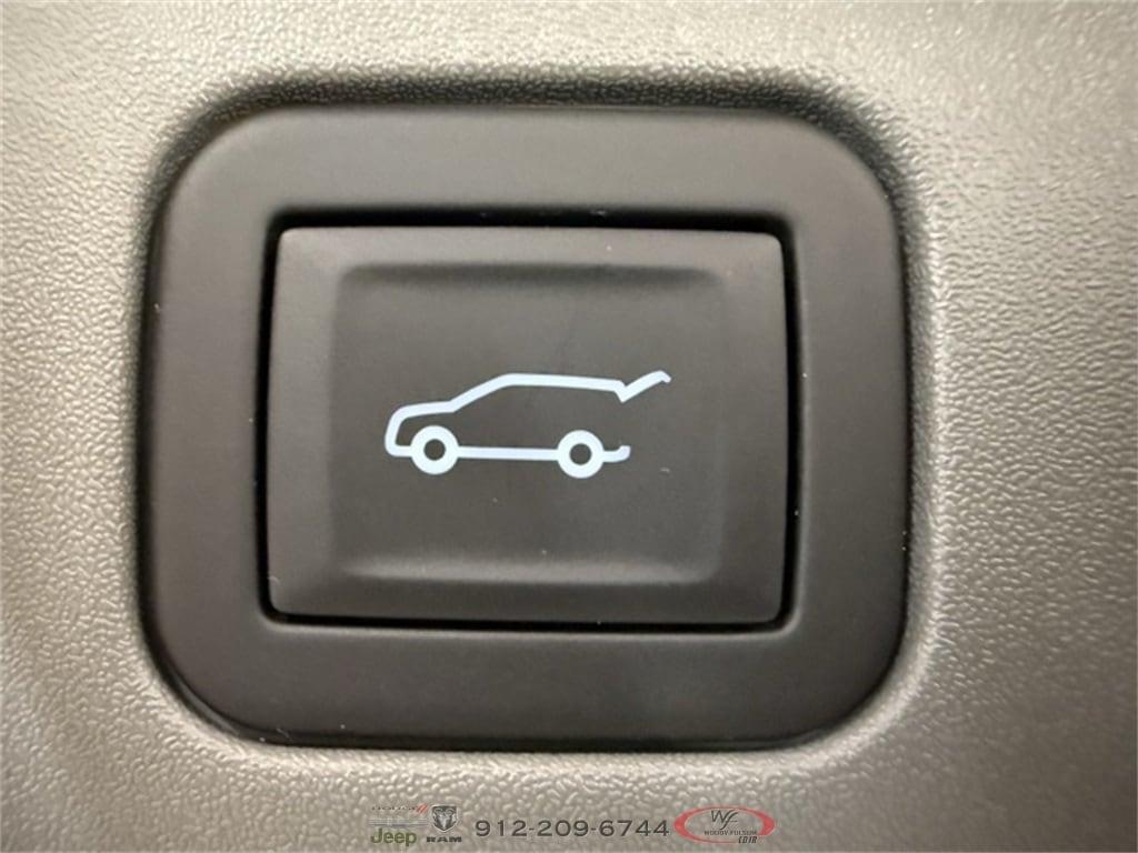 used 2024 Cadillac XT5 car, priced at $45,545