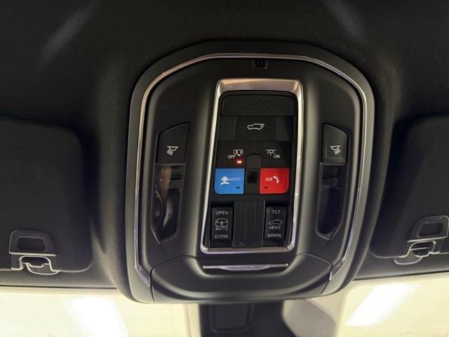 new 2025 Jeep Grand Cherokee car, priced at $38,531