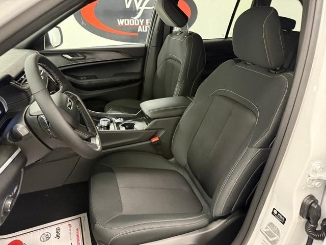 new 2025 Jeep Grand Cherokee car, priced at $38,531