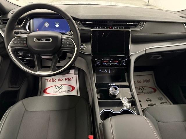 new 2025 Jeep Grand Cherokee car, priced at $38,531