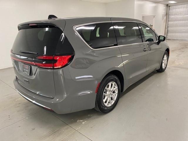 new 2025 Chrysler Pacifica car, priced at $43,220