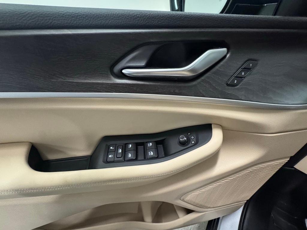 new 2025 Jeep Grand Cherokee car, priced at $50,997