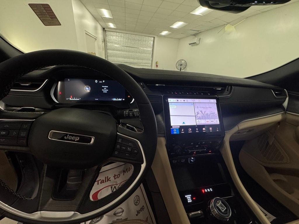 new 2025 Jeep Grand Cherokee car, priced at $50,997