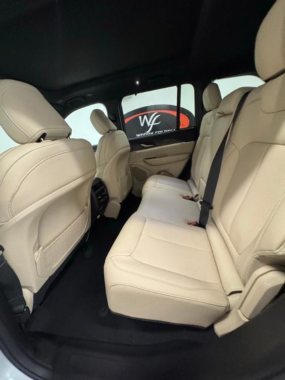 new 2025 Jeep Grand Cherokee car, priced at $50,997