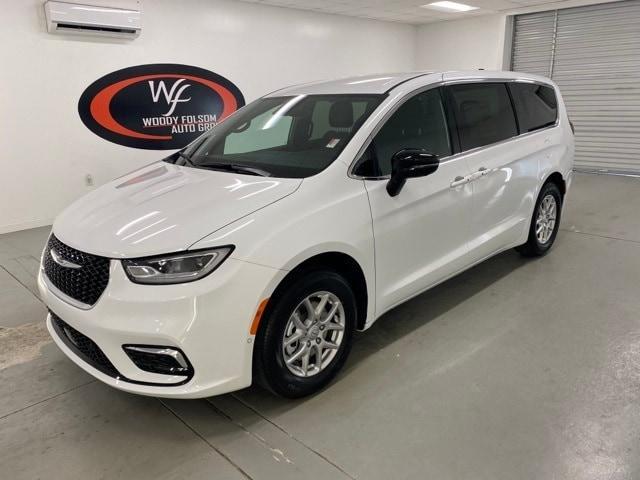 new 2025 Chrysler Pacifica car, priced at $43,032