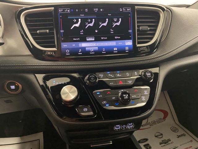 new 2025 Chrysler Pacifica car, priced at $43,032