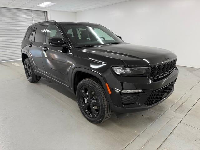 new 2025 Jeep Grand Cherokee car, priced at $51,235