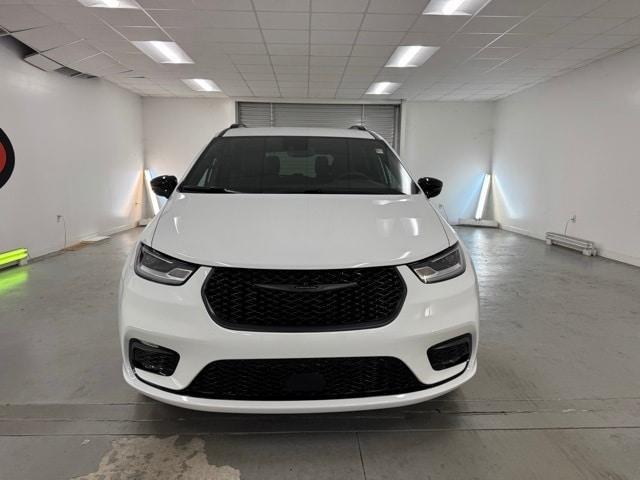 new 2026 Chrysler Pacifica car, priced at $43,256