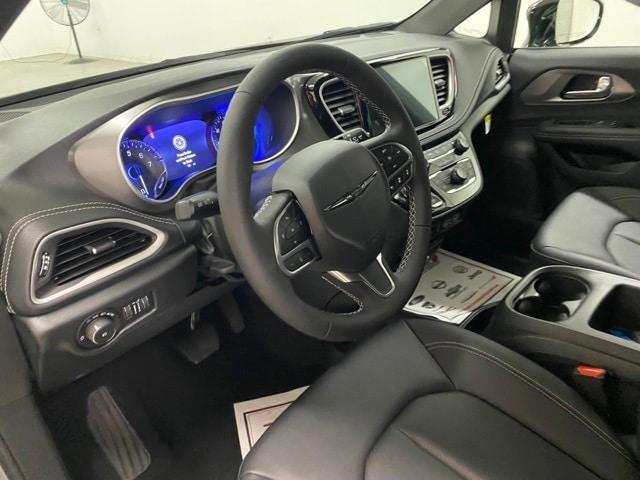 new 2025 Chrysler Pacifica car, priced at $43,527